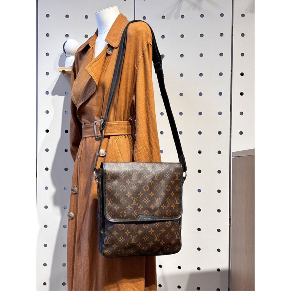 Louis Vuitton Women Pre-Loved Bag Very Good Condition